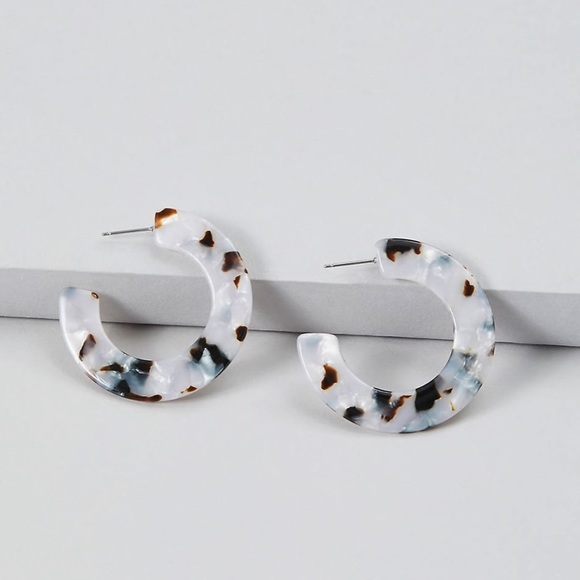 Lane Bryant Jewelry - NWT Resin Hoop Earrings